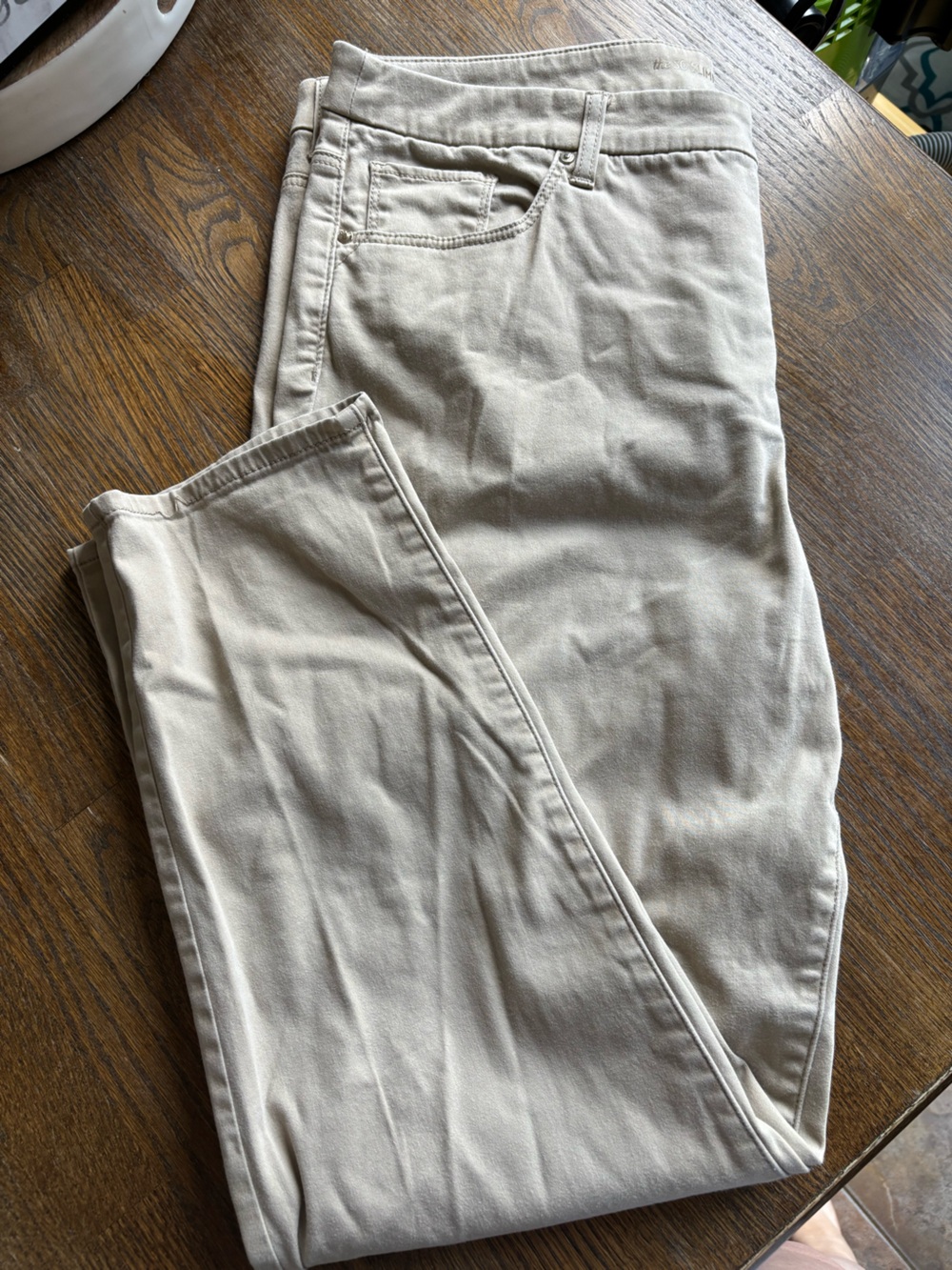 Chico's Cropped Ankle Pants in Light Beige